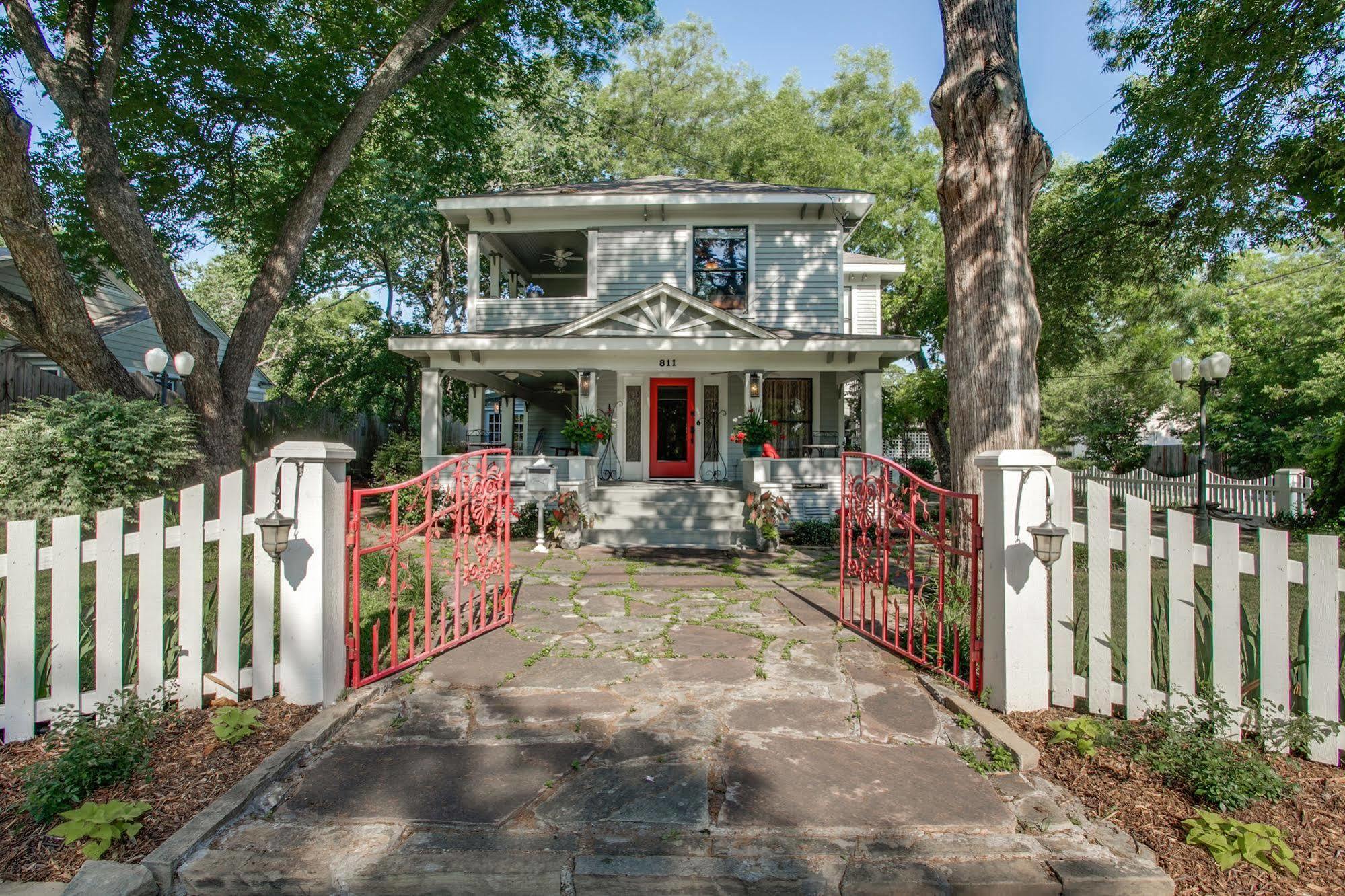 Red Gate Inn McKinney Exterior photo